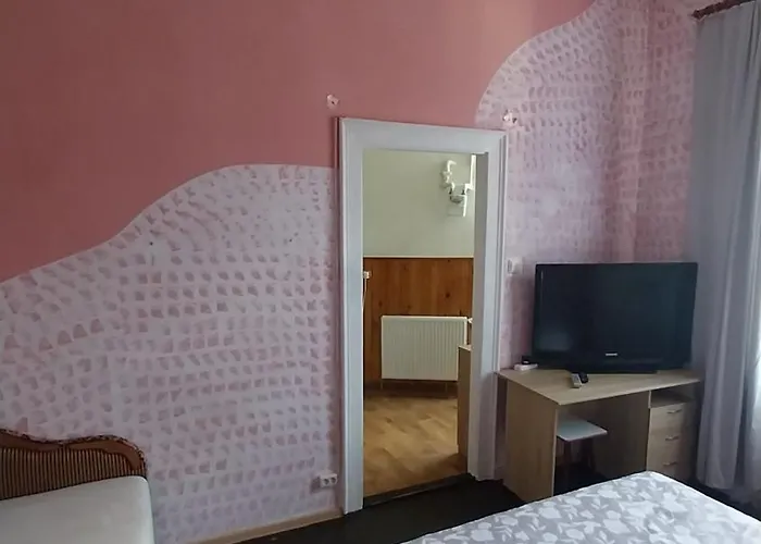 1 Кім Апарт Подобово Поруч Жд Парковка * Lviv