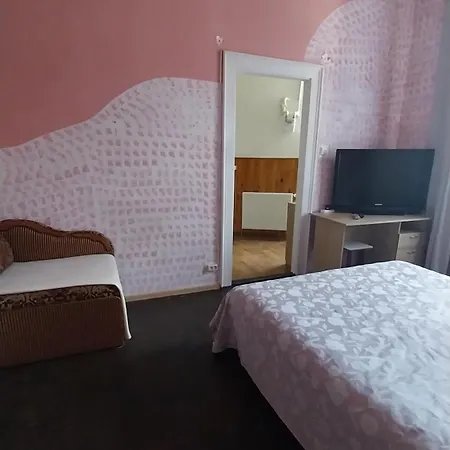 1 Кім Апарт Подобово Поруч Жд Парковка Apartmán