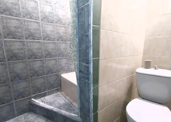 1 Кім Апарт Подобово Поруч Жд Парковка Lvov