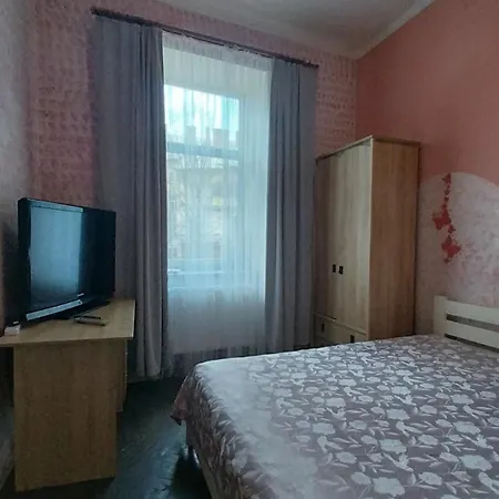 1 Кім Апарт Подобово Поруч Жд Парковка 리비프